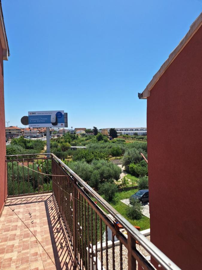 Mara Apartment Zadar Bagian luar foto