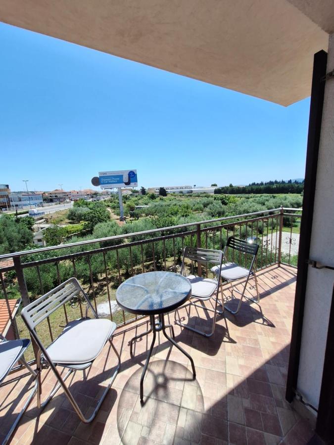 Mara Apartment Zadar Bagian luar foto