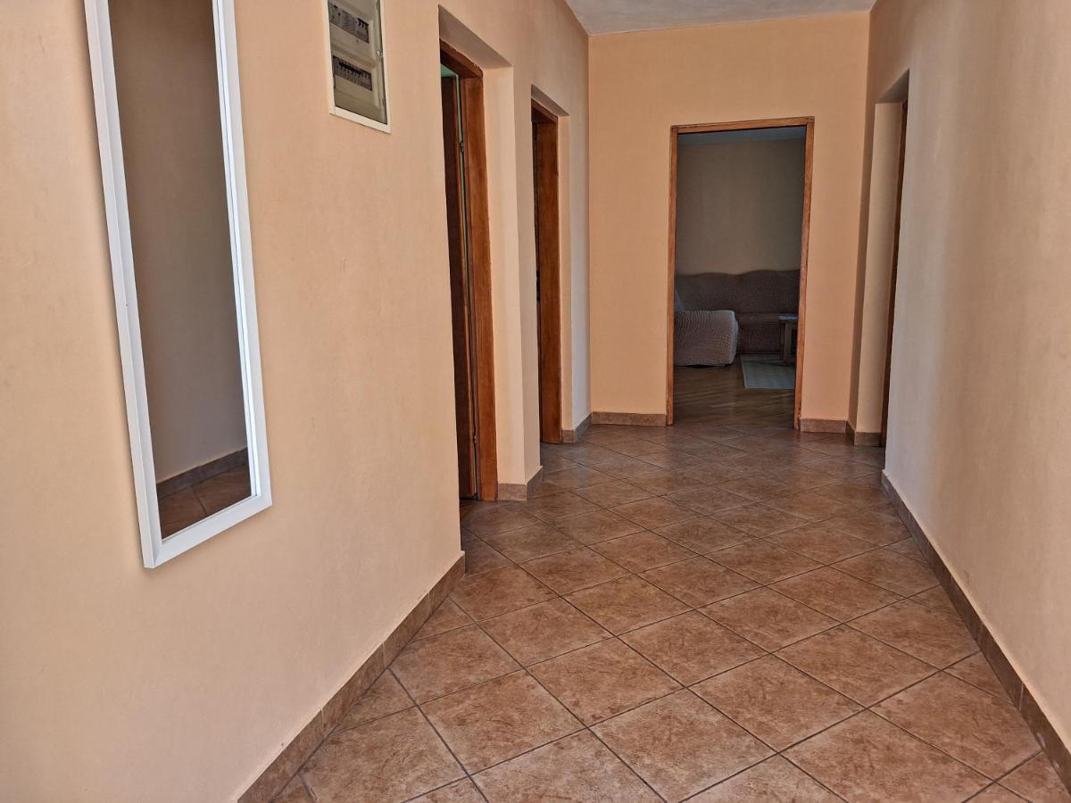 Mara Apartment Zadar Bagian luar foto