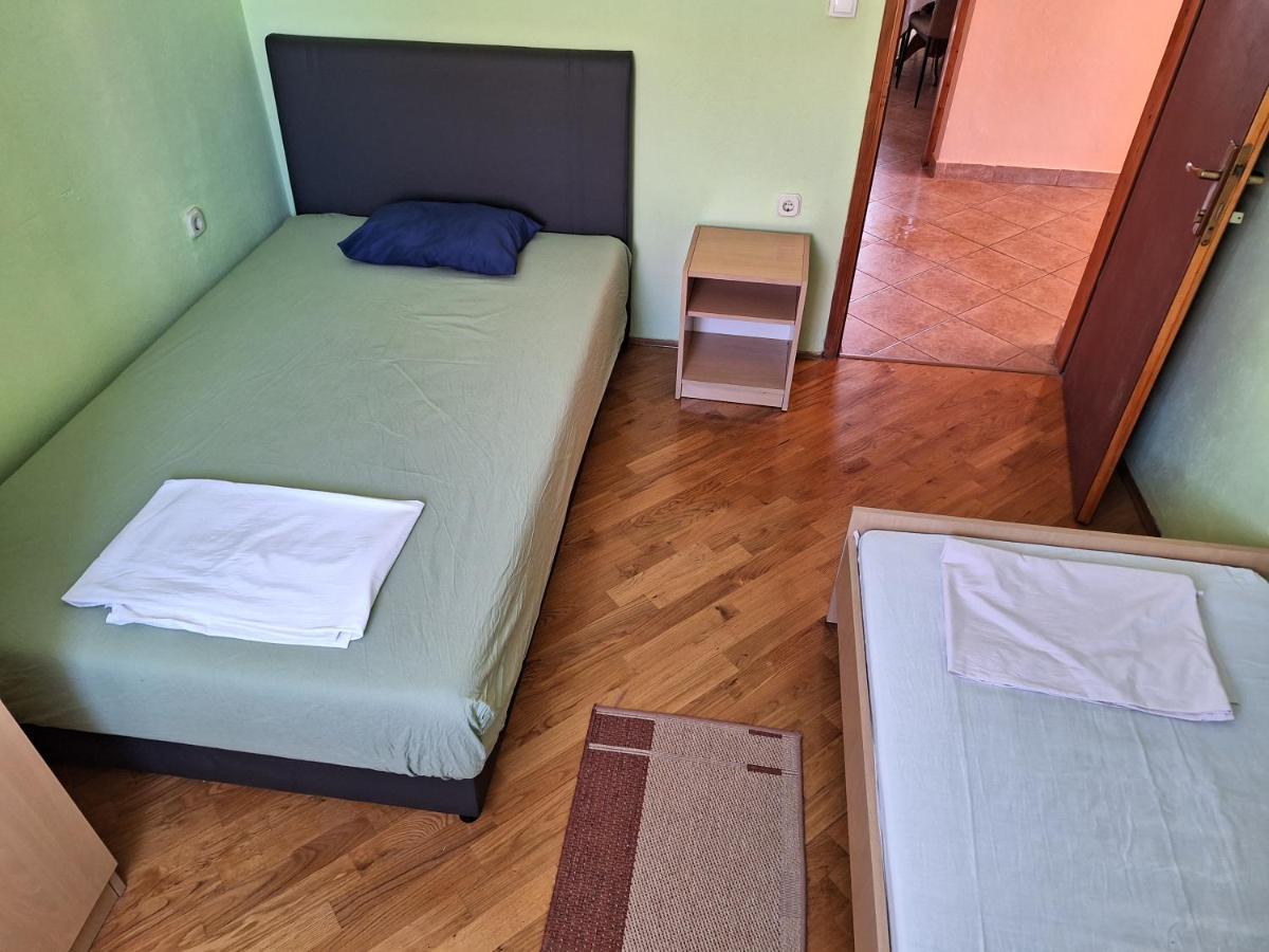 Mara Apartment Zadar Bagian luar foto