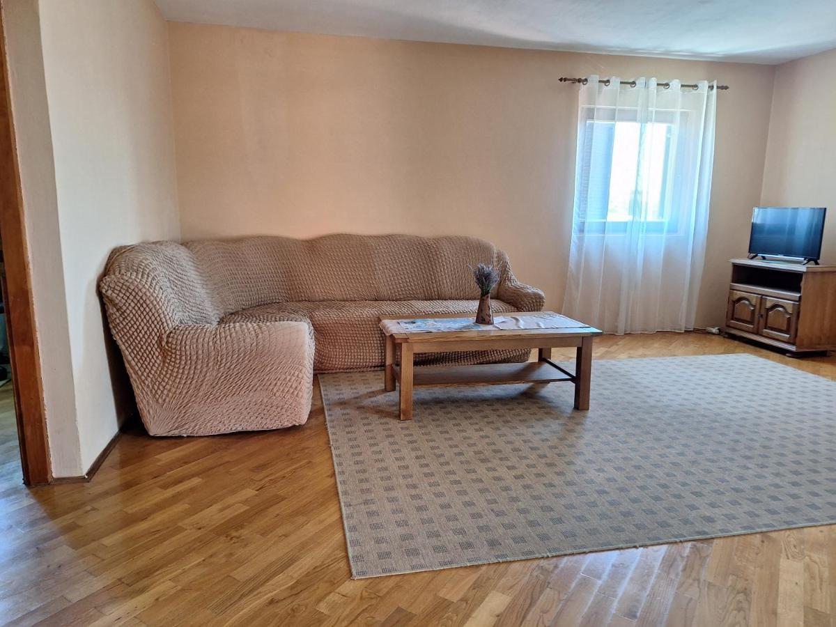 Mara Apartment Zadar Bagian luar foto